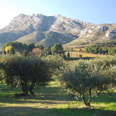Sous Le Soleil Des Alpilles Lägenhet Mouries Exteriör bild