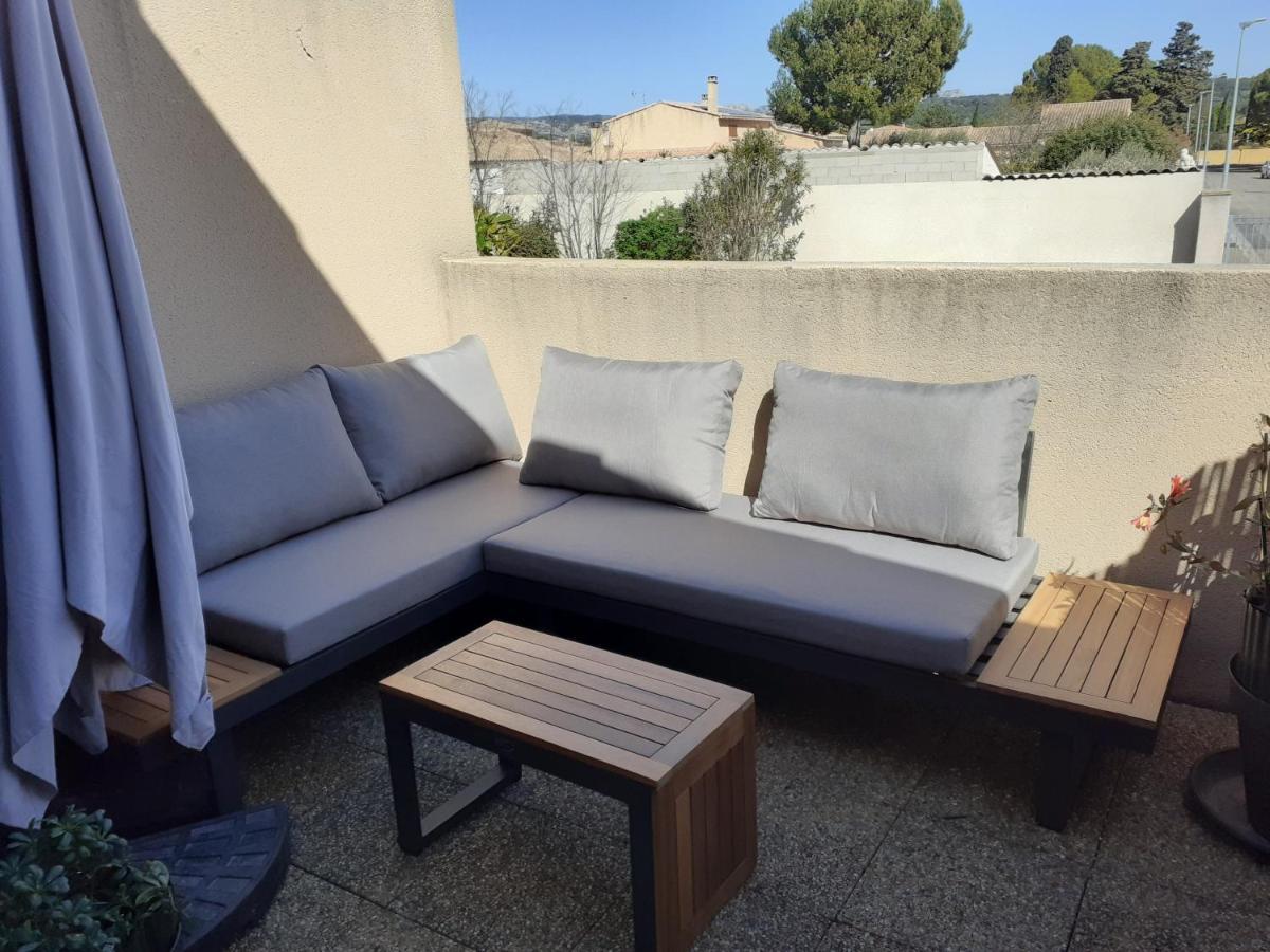 Sous Le Soleil Des Alpilles Lägenhet Mouries Exteriör bild