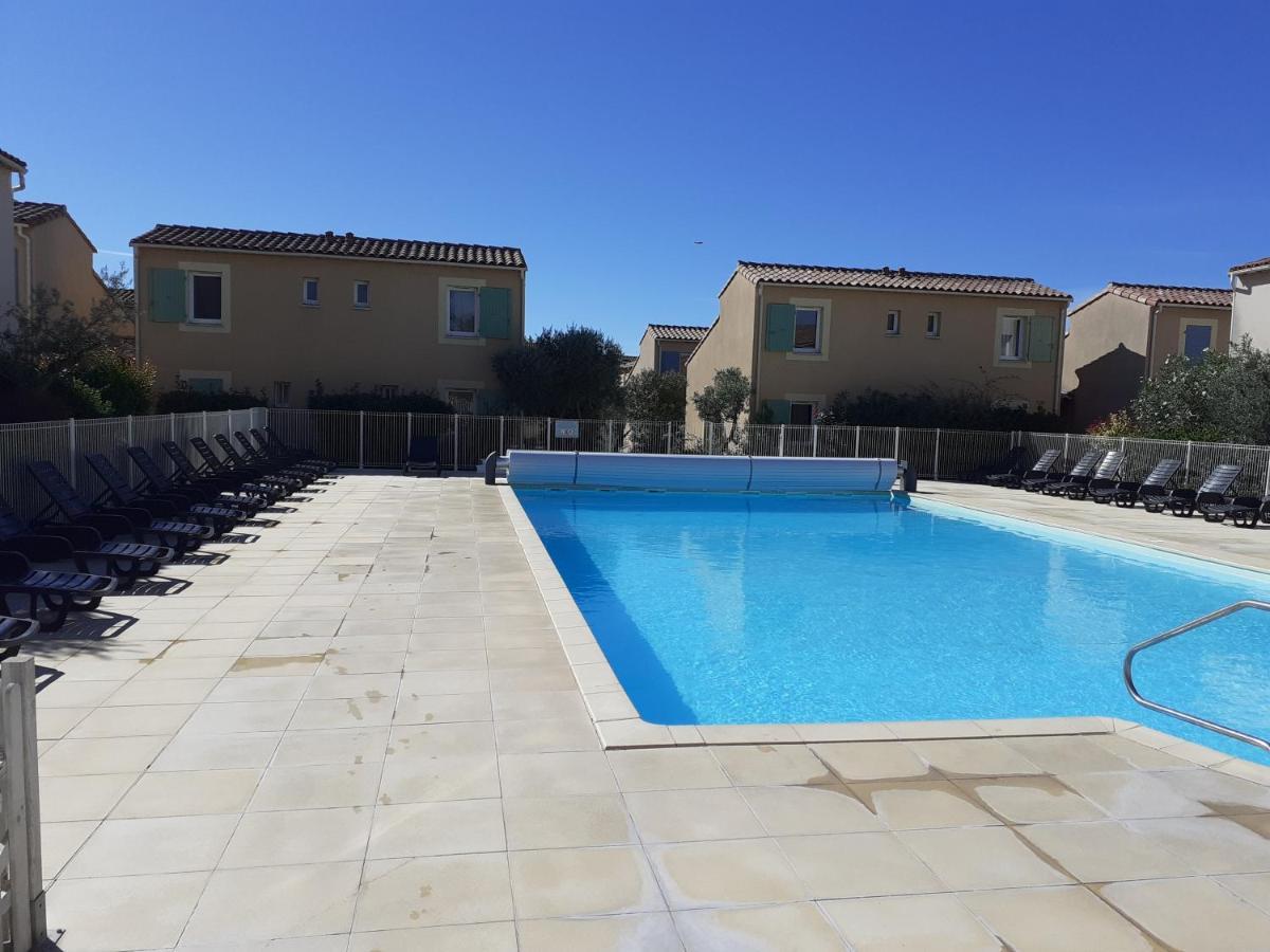 Sous Le Soleil Des Alpilles Lägenhet Mouries Exteriör bild