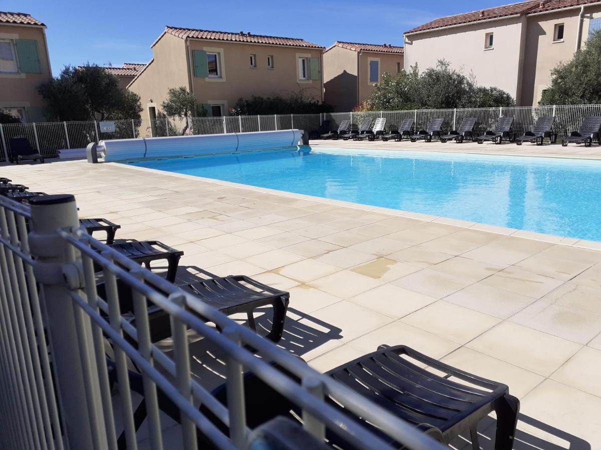 Sous Le Soleil Des Alpilles Lägenhet Mouries Exteriör bild