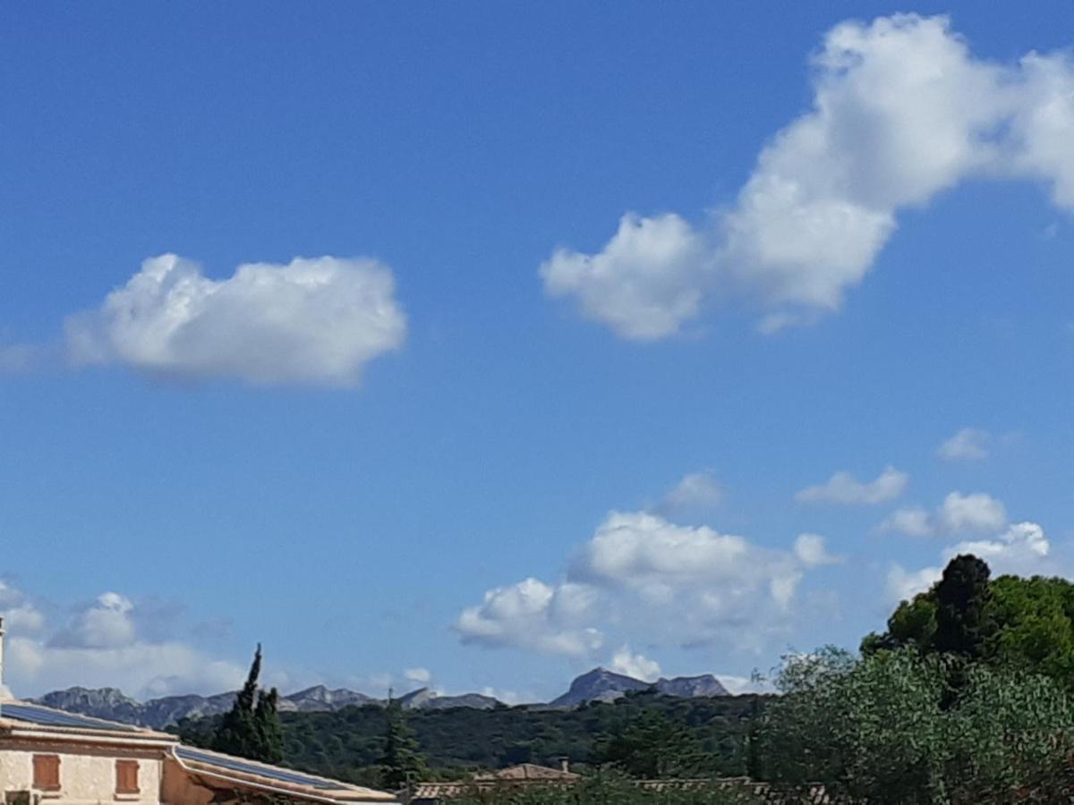 Sous Le Soleil Des Alpilles Lägenhet Mouries Exteriör bild
