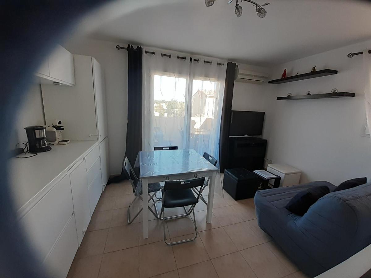 Sous Le Soleil Des Alpilles Lägenhet Mouries Exteriör bild